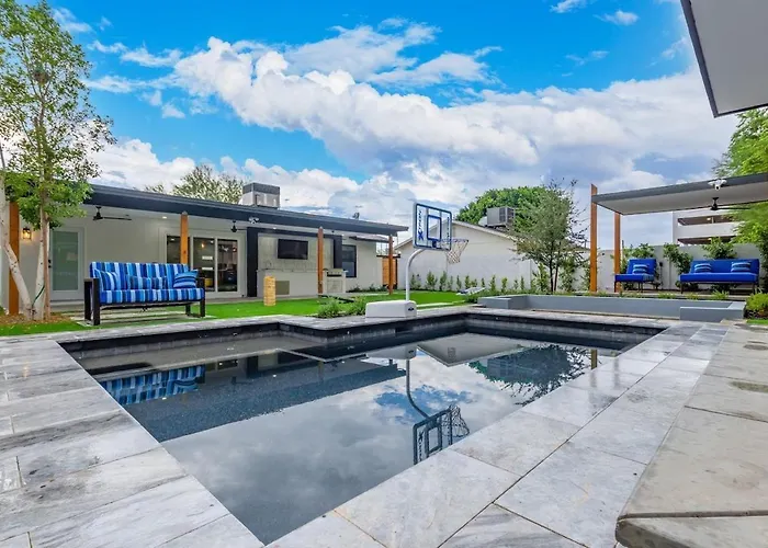 Ferienhaus Modern Downtown Oasis