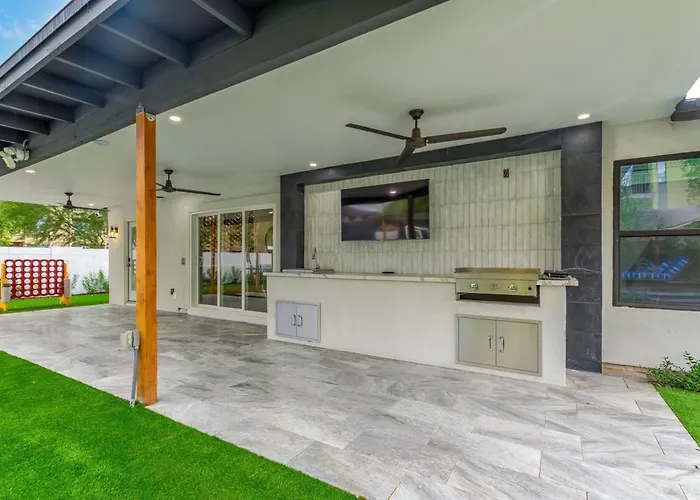 Ferienhaus Modern Downtown Oasis *