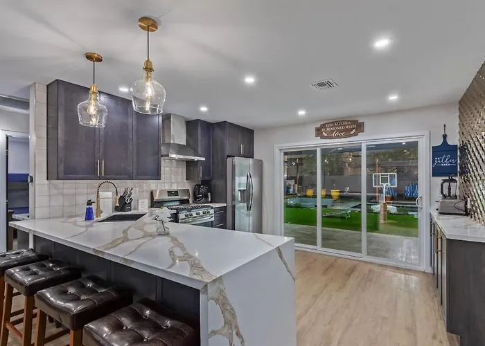 Ferienhaus Modern Downtown Oasis